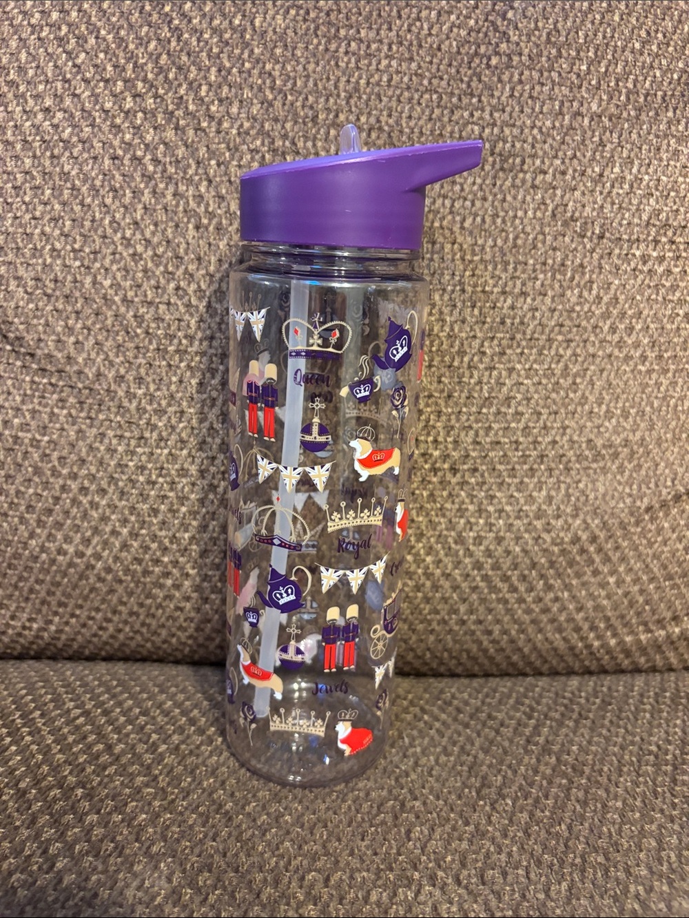 Milly Green British royal design water bottle